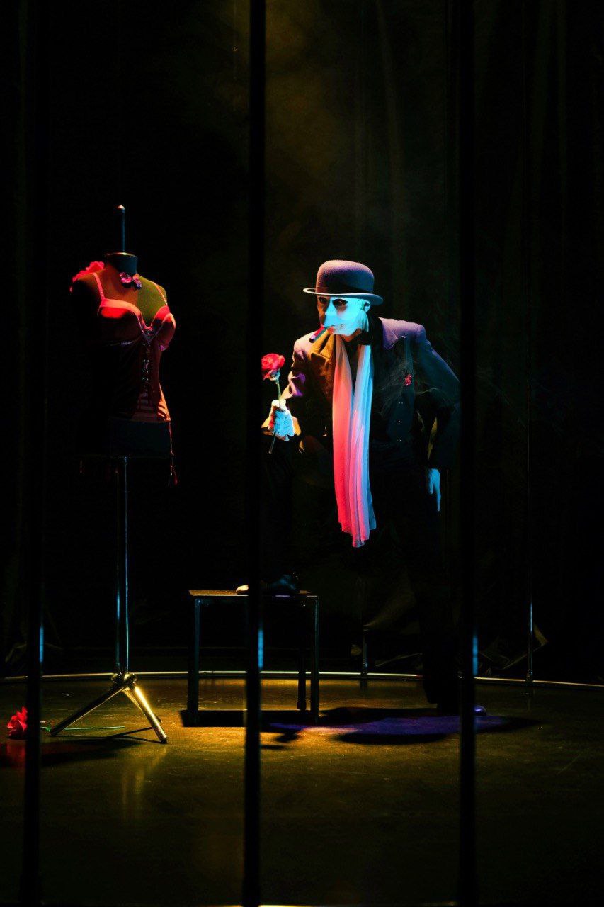 М означает Магритт