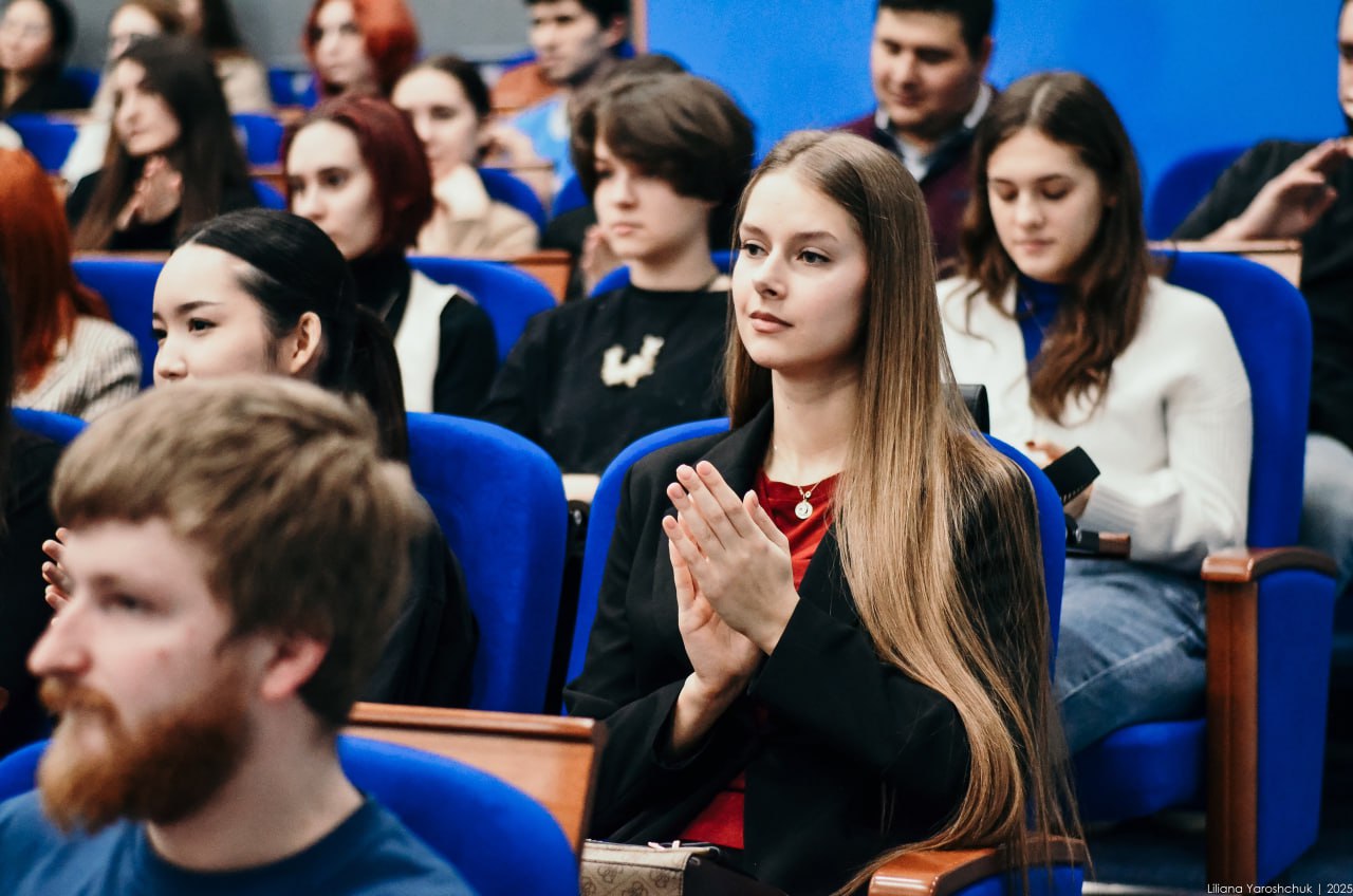 Показ видеоверсии спектакля «Дядя Ваня»