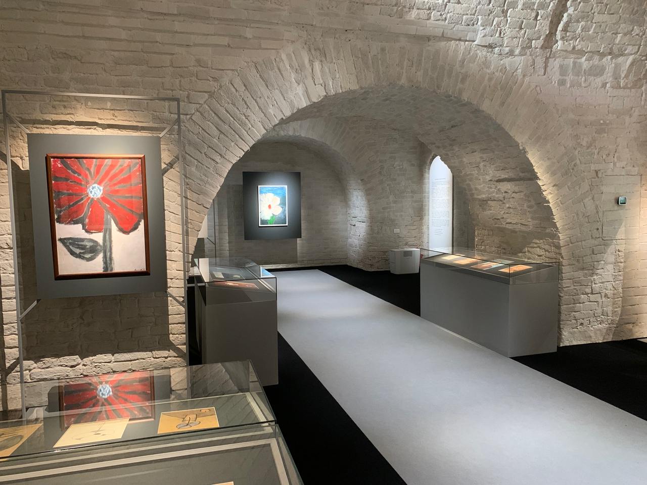 А в степи: бушует ветер