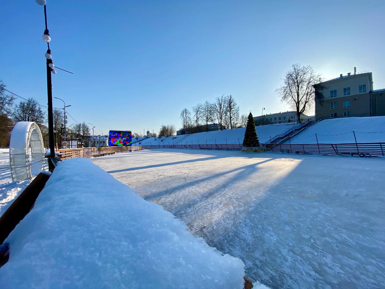 Ледовый сезон у Троицкого моста
