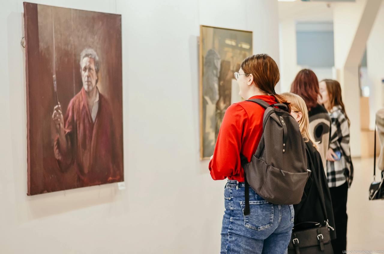 Выставка автопортретов «Два взгляда»