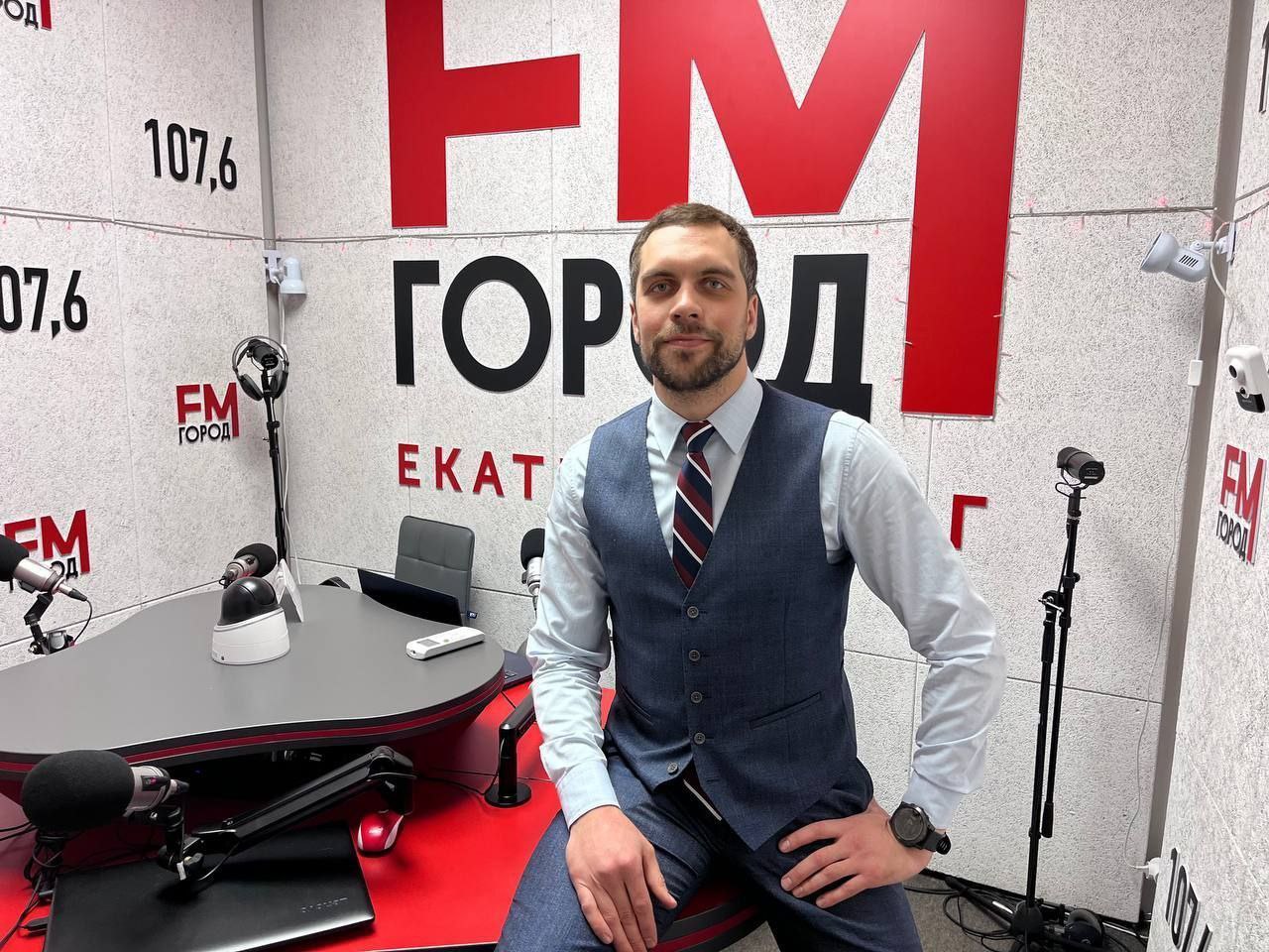 Слушайте меня в прямом эфире радио "Город ФМ"