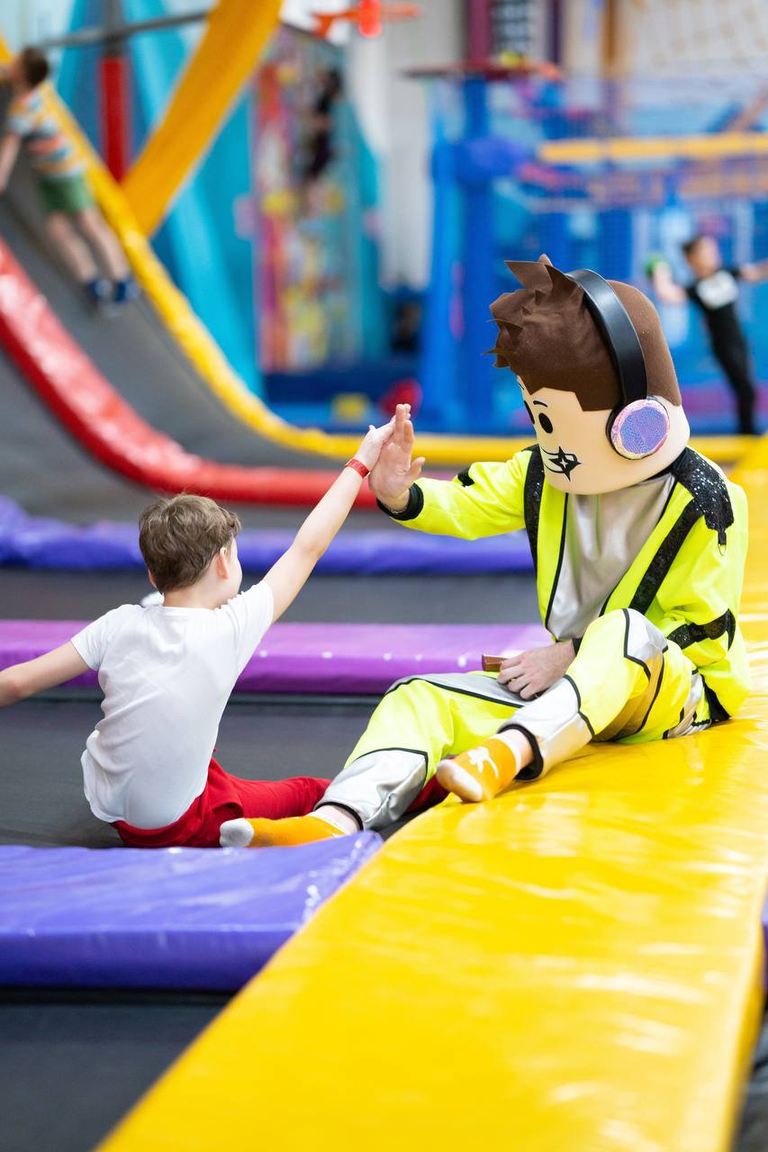 Квест «Бойцовские челленджи», Мастер-класс «Маскировка и камуфляж», Танцевальная вечеринка