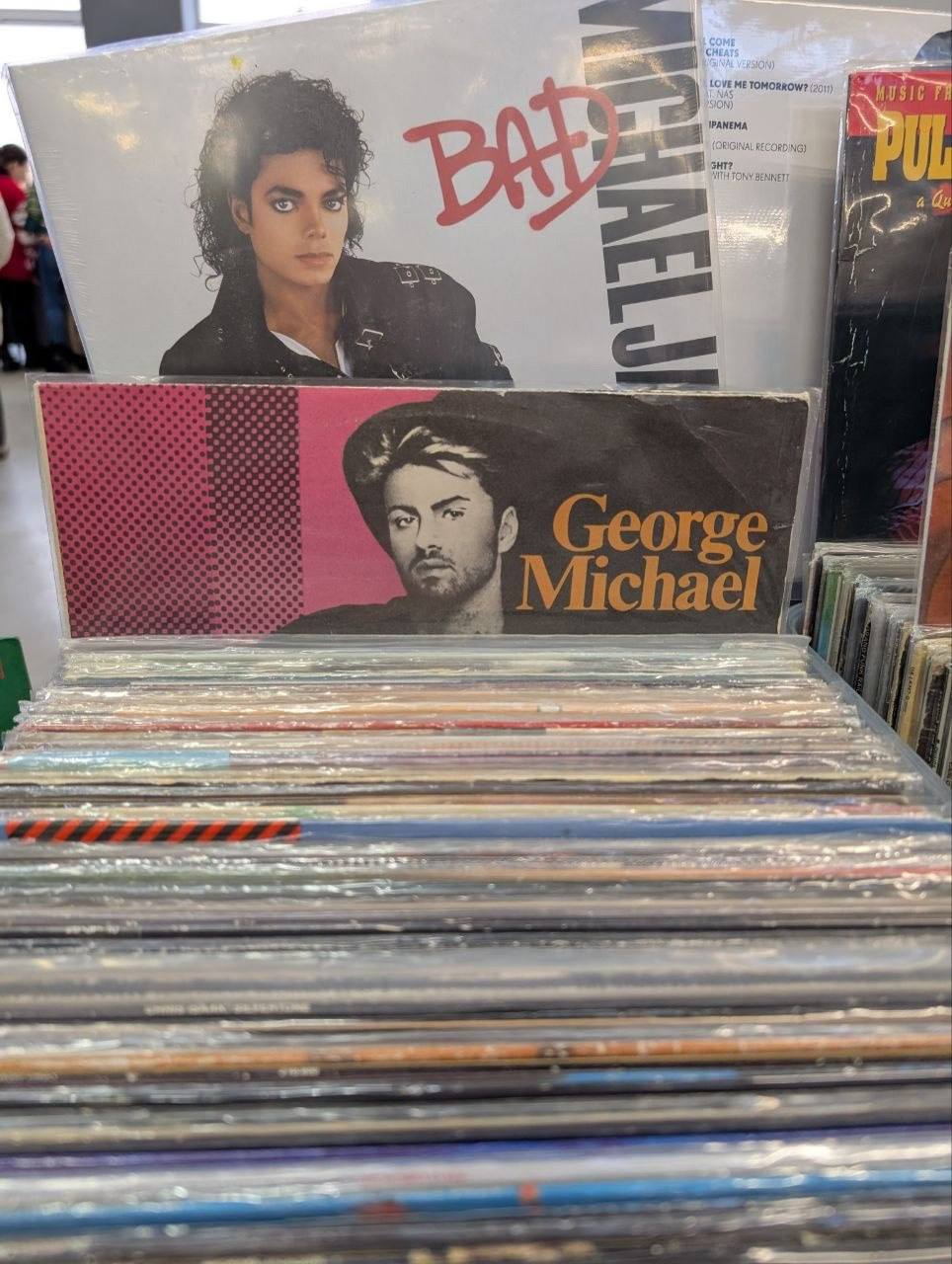 Масштабный блошиный рынок