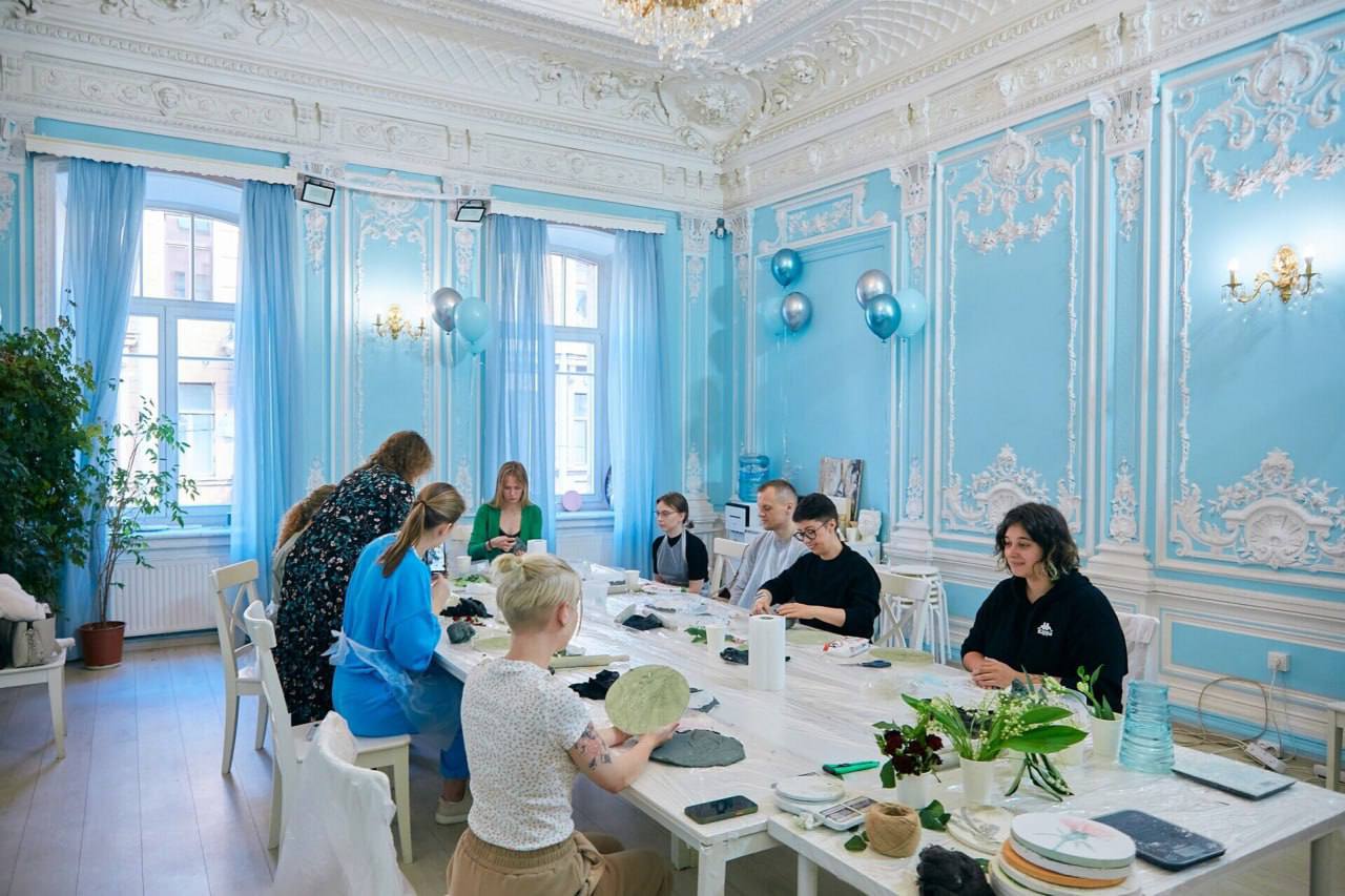 Творческие мастер-классы, арт-бранчи и лекции 8 марта