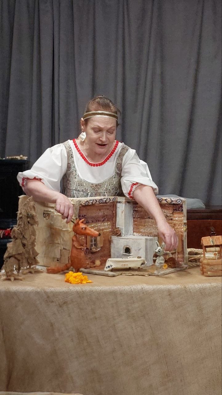 Масленица и спектакль "Заюшкина избушка"