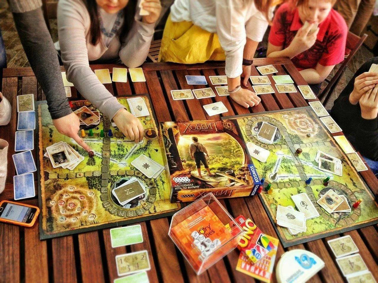 Выходные на «Привозе». Мастер-класс, настолки, спектакль, скоморохи и блины