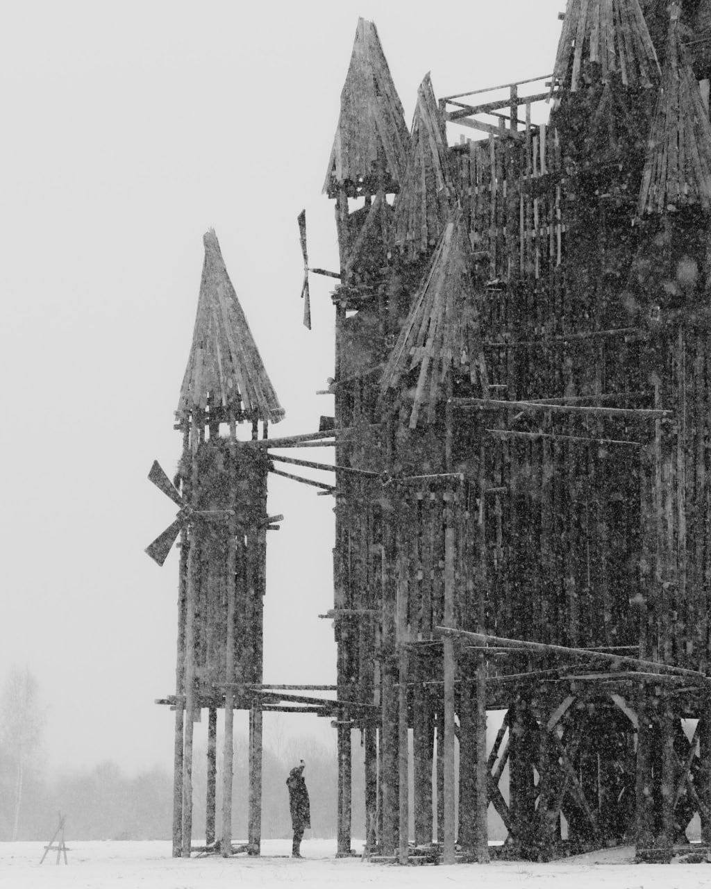 Гигантский 26-метровый замок