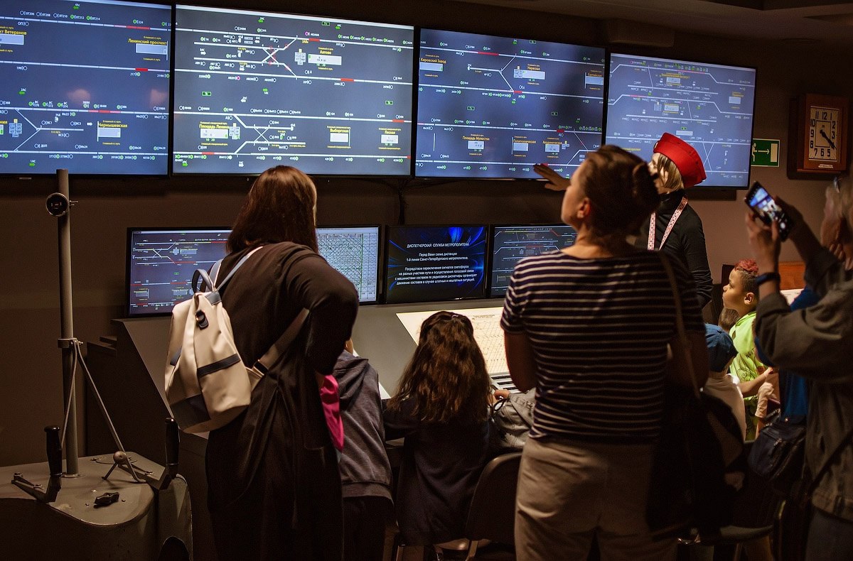 Загадки метро ЛЮБОЗНАТЕЛЬНЫЙ СОСТАВЧИК 4+