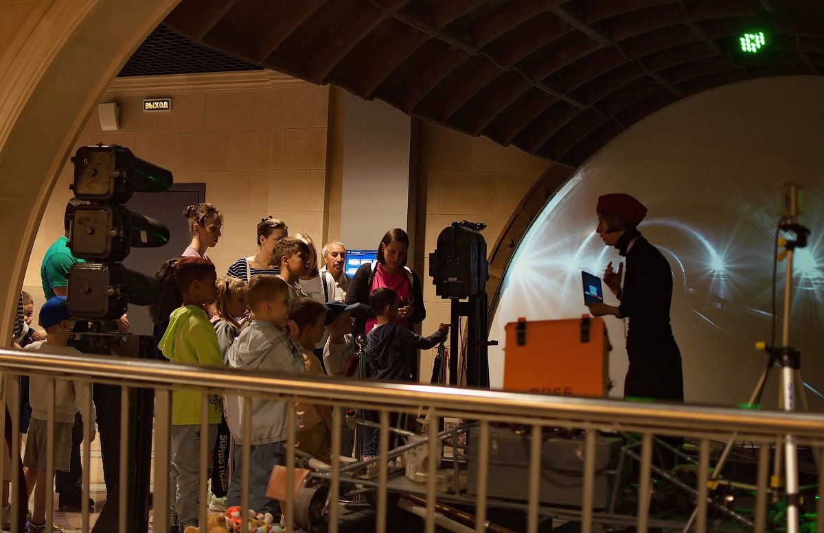 Загадки метро ЛЮБОЗНАТЕЛЬНЫЙ СОСТАВЧИК 4+