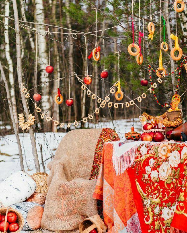 Бесплатная дегустация блинов и масленичные гуляния