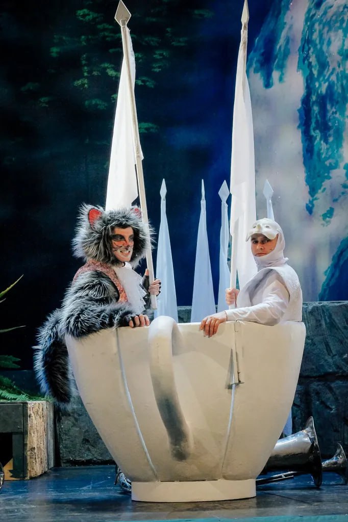 Алиса в стране чудес