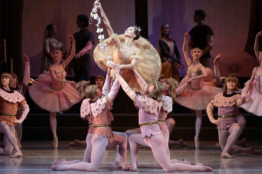 Театральный пролог о балете «Раймонда»