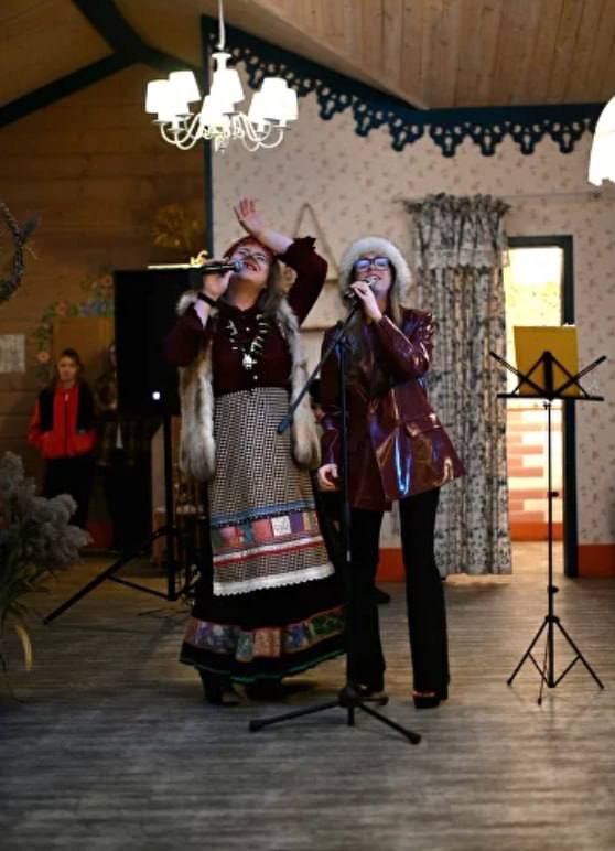 Музыкальное лото «Каждая в этом зале ЦАРИЦА»