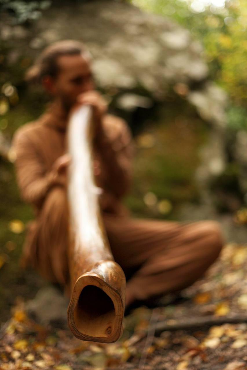 Йога, диджериду и чайная церемония при свечах