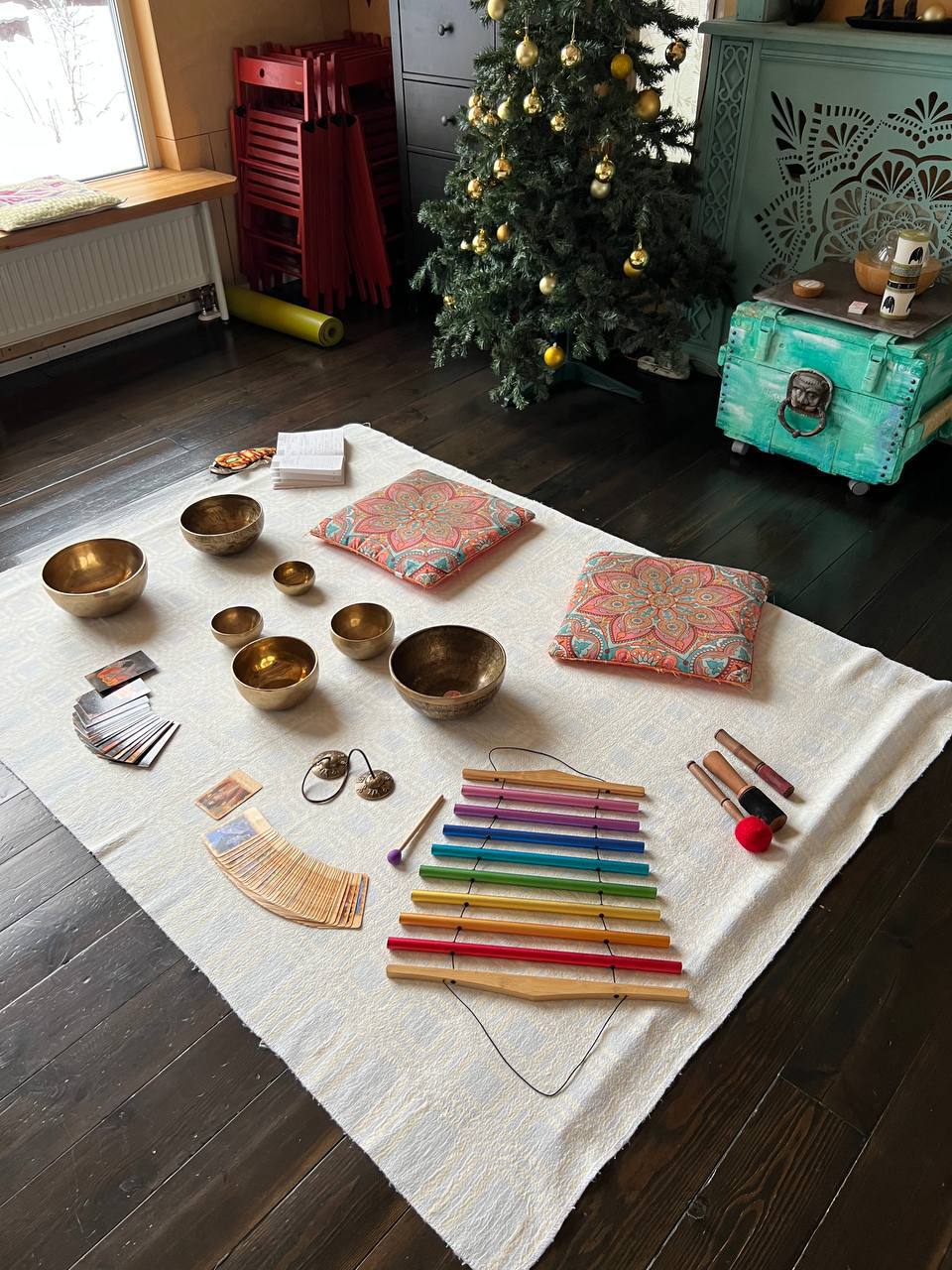 Медитация с поющими чашами: настрой себя на внутреннюю тишину гармонию