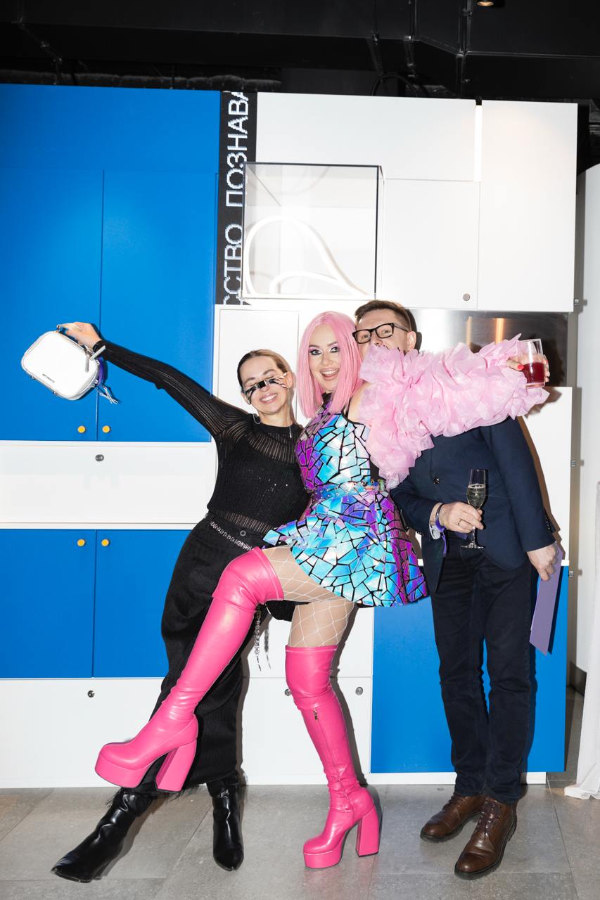 Идём трогать космос