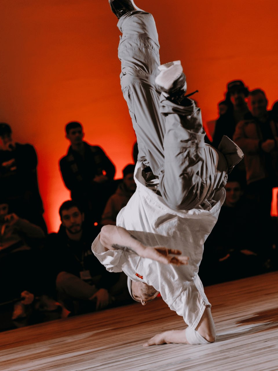 Учимся танцевать брейк-данс в Меге (11+)