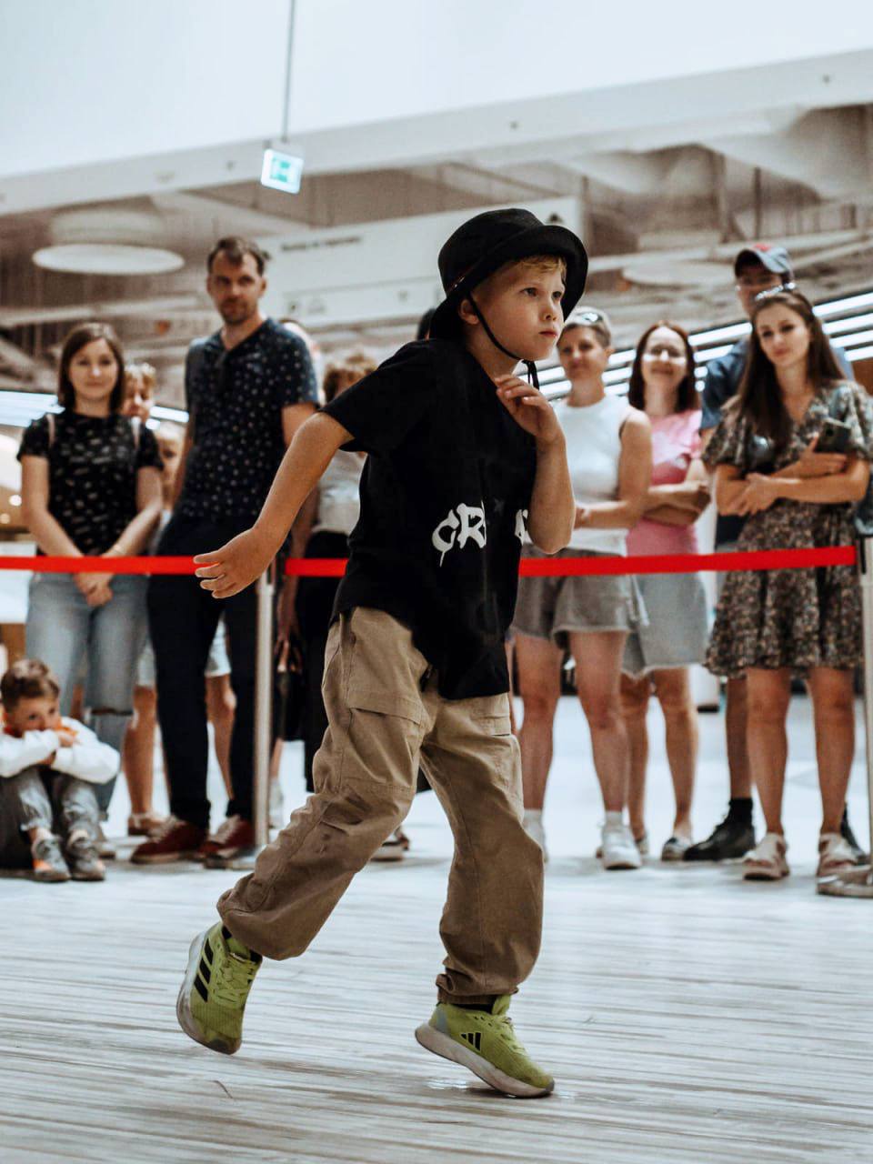 Учимся танцевать брейк-данс в Меге (11+)