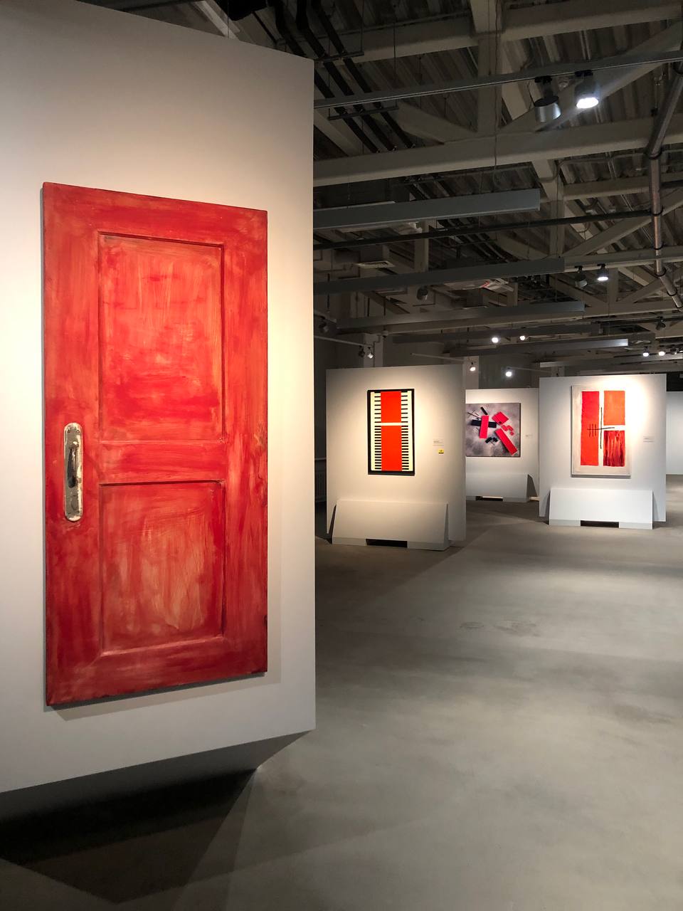 В круге цвета. Красный