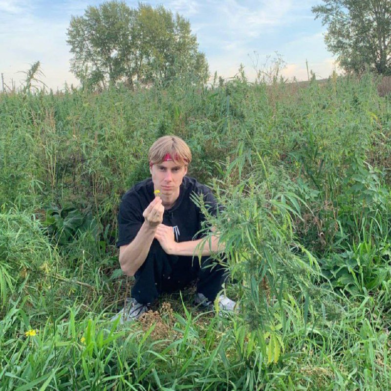 Коля Редькин из шоу «Вписки» на вечеринке «Белый Бум»