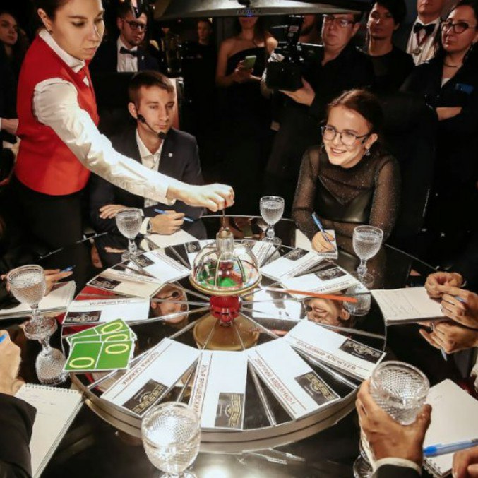 Игра "Что? Где? Когда?". Праздник белых вин. Иммерсивный ужин. Коктейльный ужин. Весенний пикник.