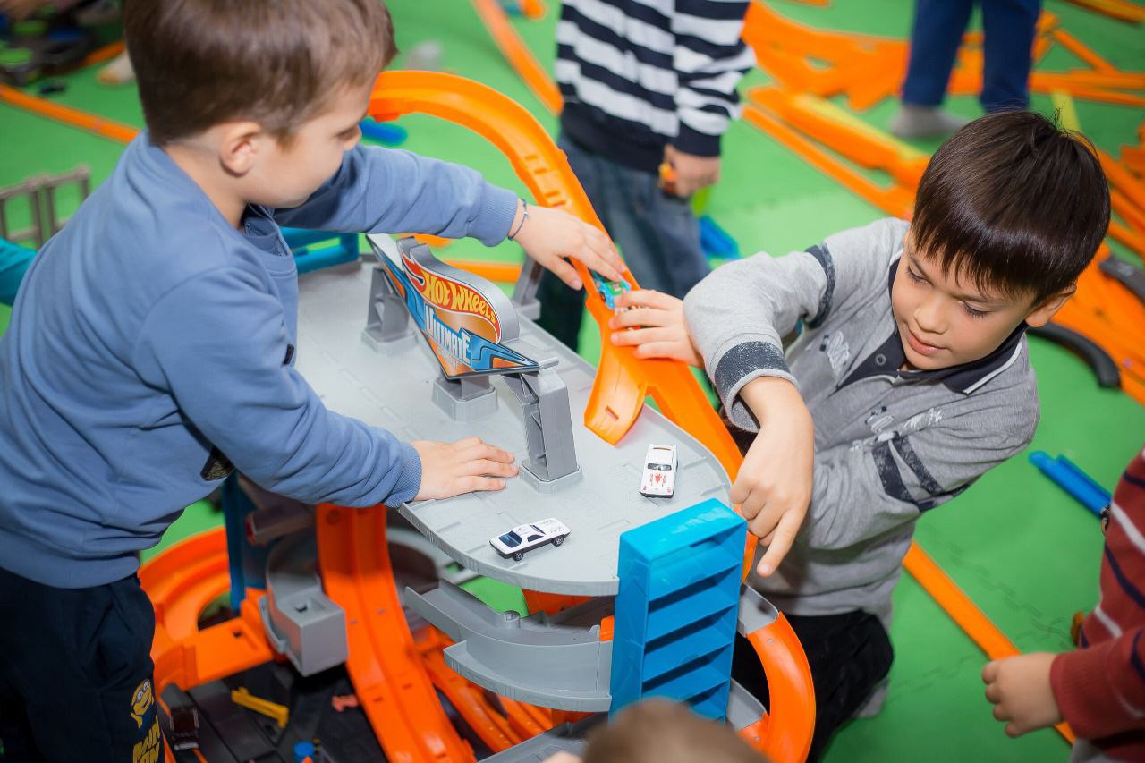 Игровая игротека с гоночными машинами