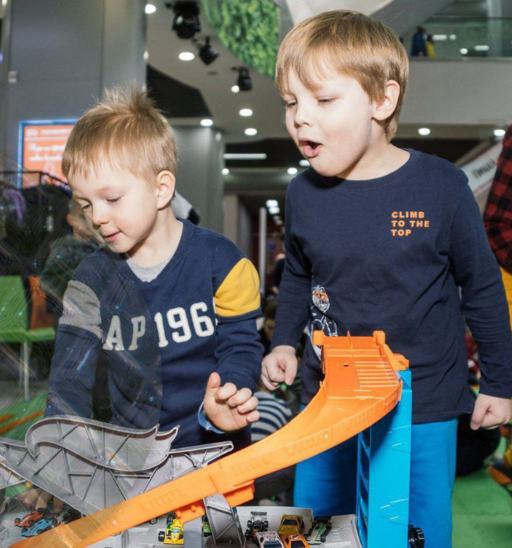 Игровая игротека с гоночными машинами