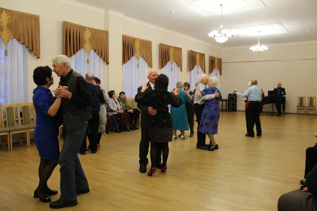 Вечер танцев под живую музыку оркестра