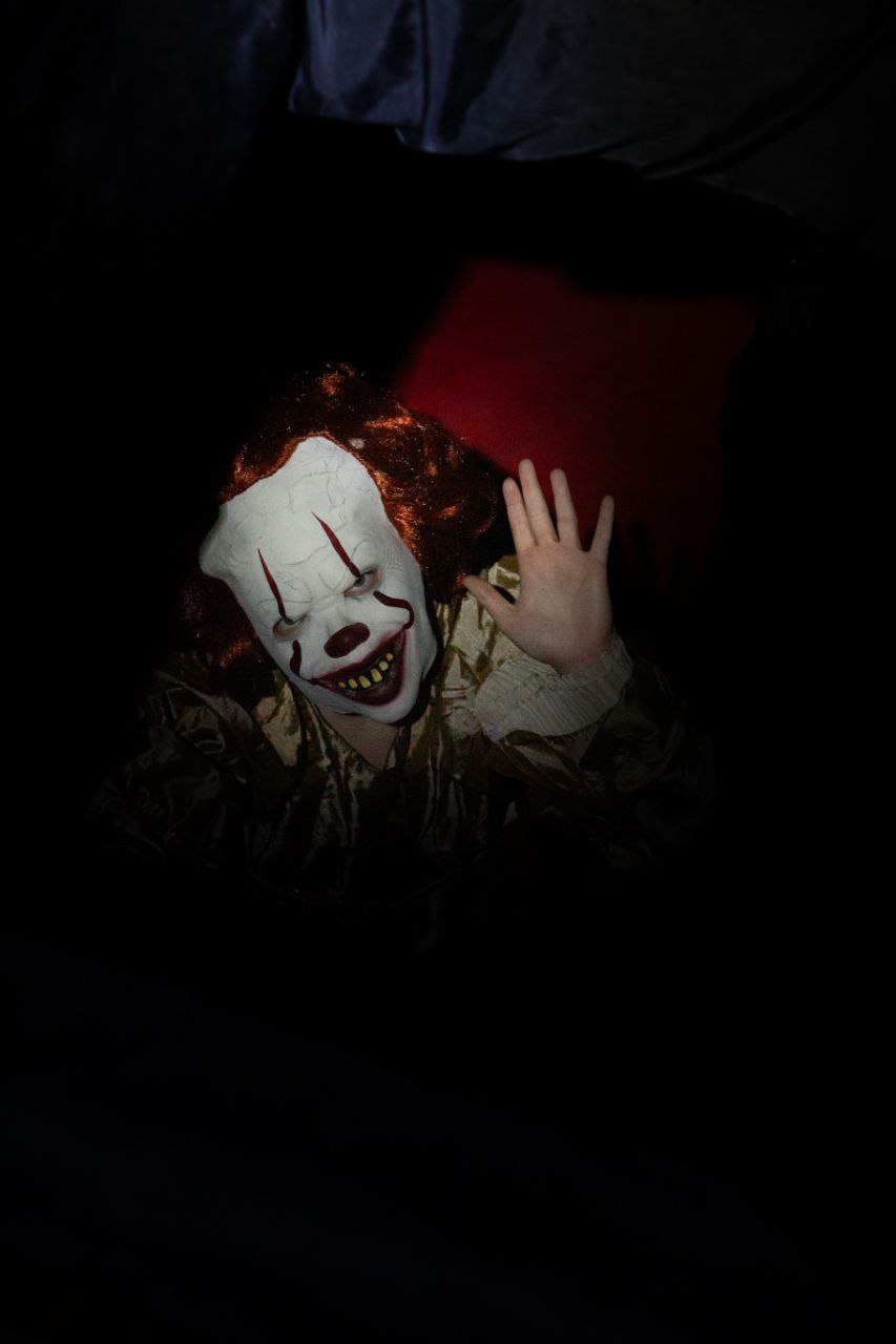 Спрятки в квартире Пеннивайза