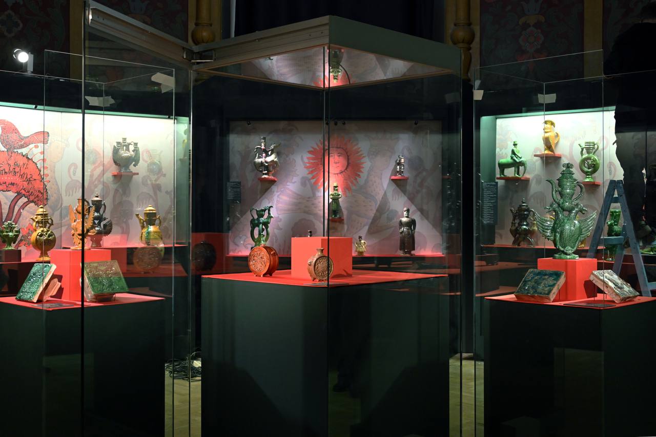 Выставка «Сказочные образы в русской керамике»