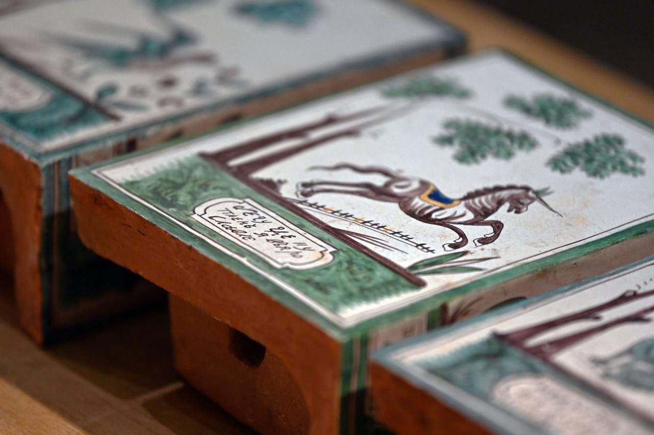 Выставка «Сказочные образы в русской керамике»