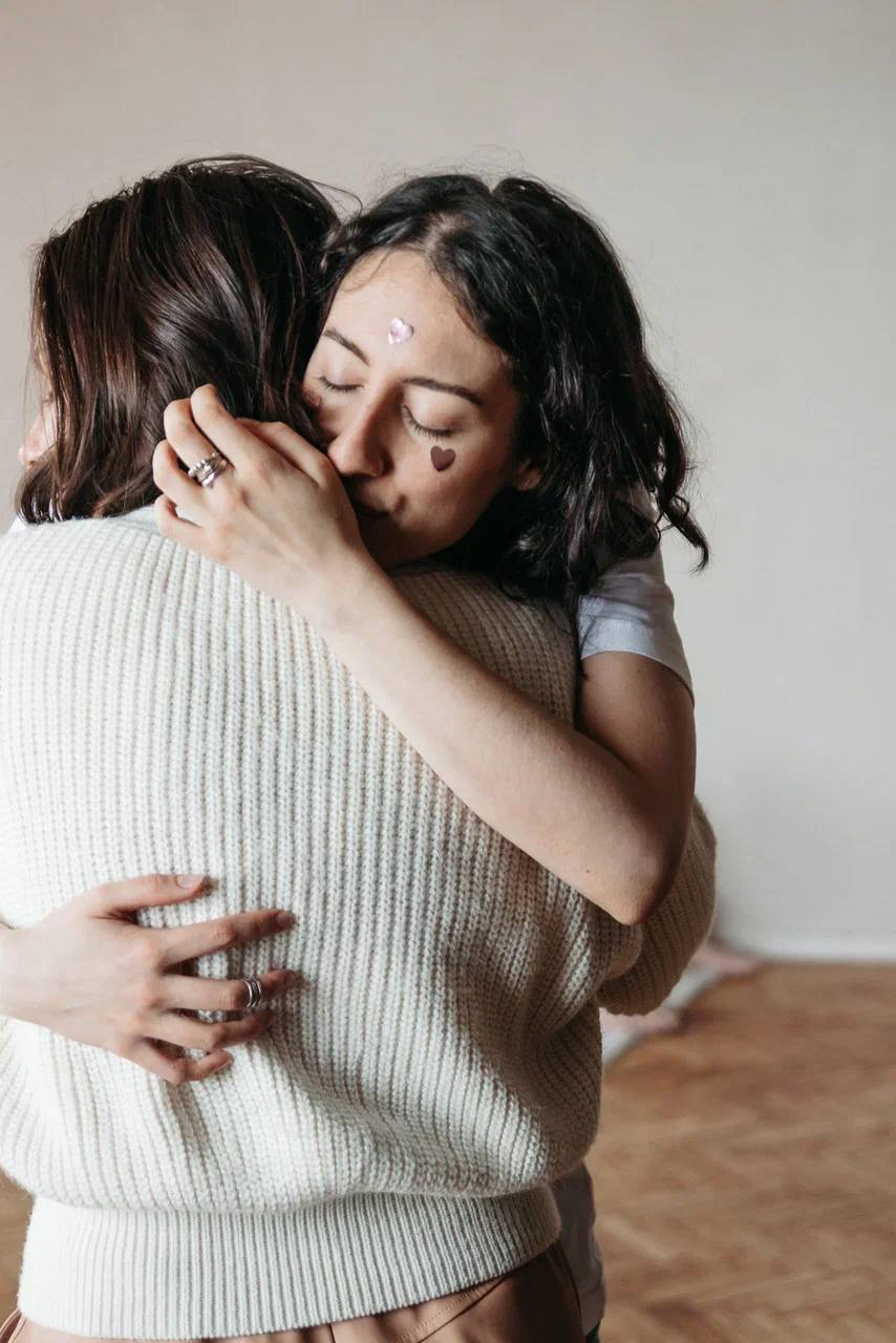 Теплые и тактильные встречи от проекта Obni(me)