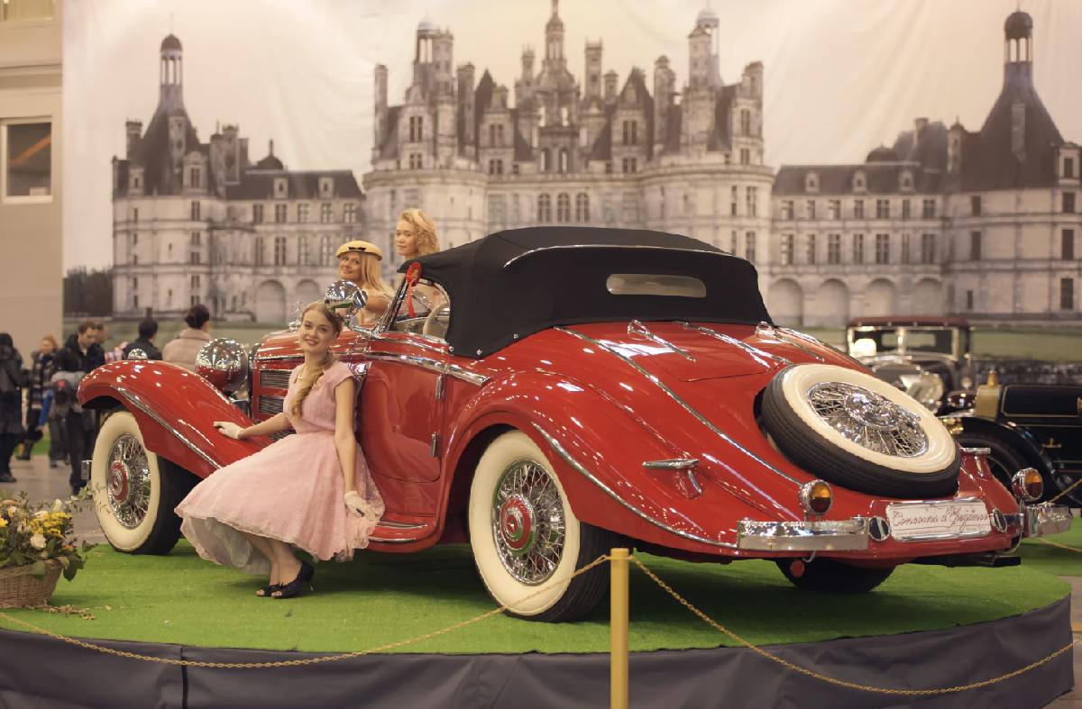 Выставка старинных автомобилей и мотоциклов