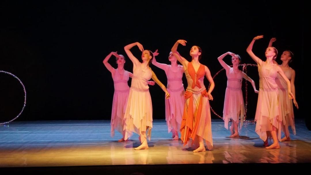 Спектакль «Юноши с Марса, девушки с Венеры»