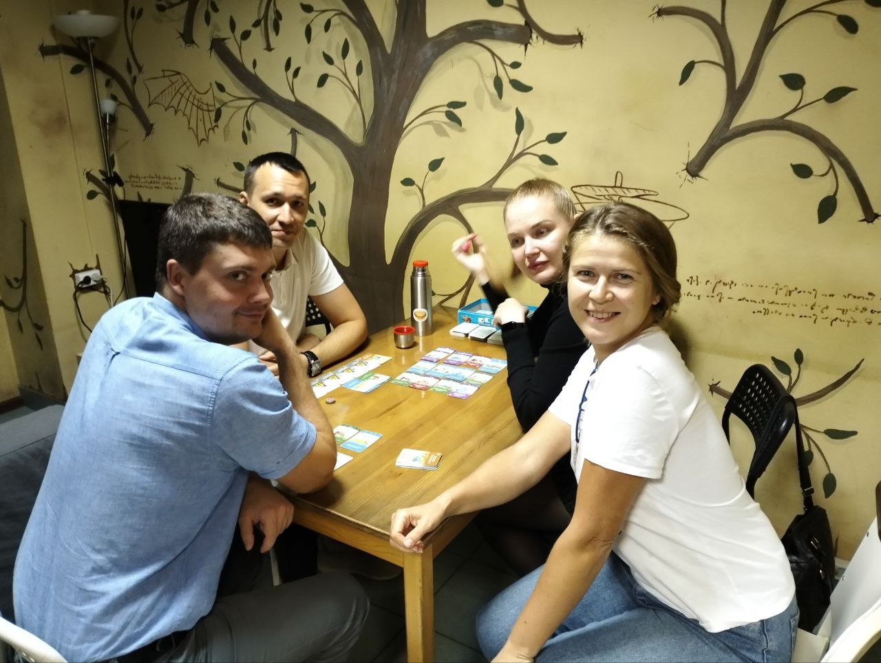 Караоке и настольные игры