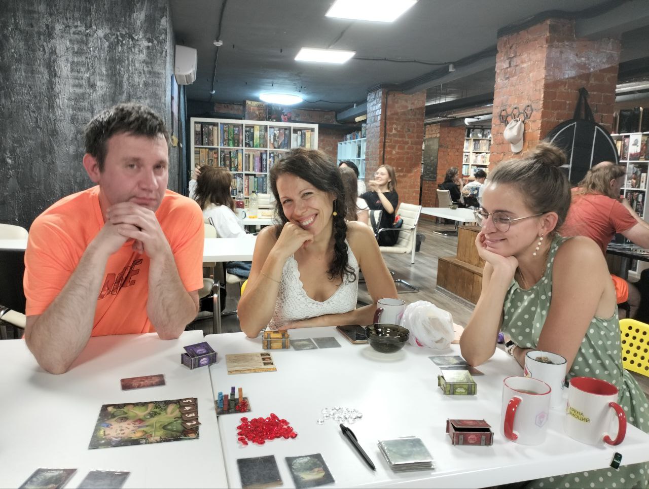 Караоке и настольные игры