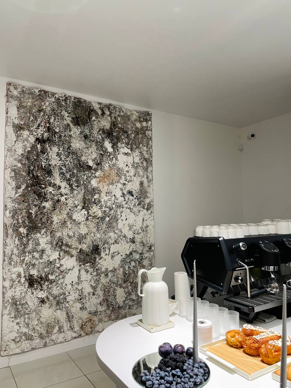 Коллаб Open You Gallery и нового кофено-ювелирного пространства Caviar