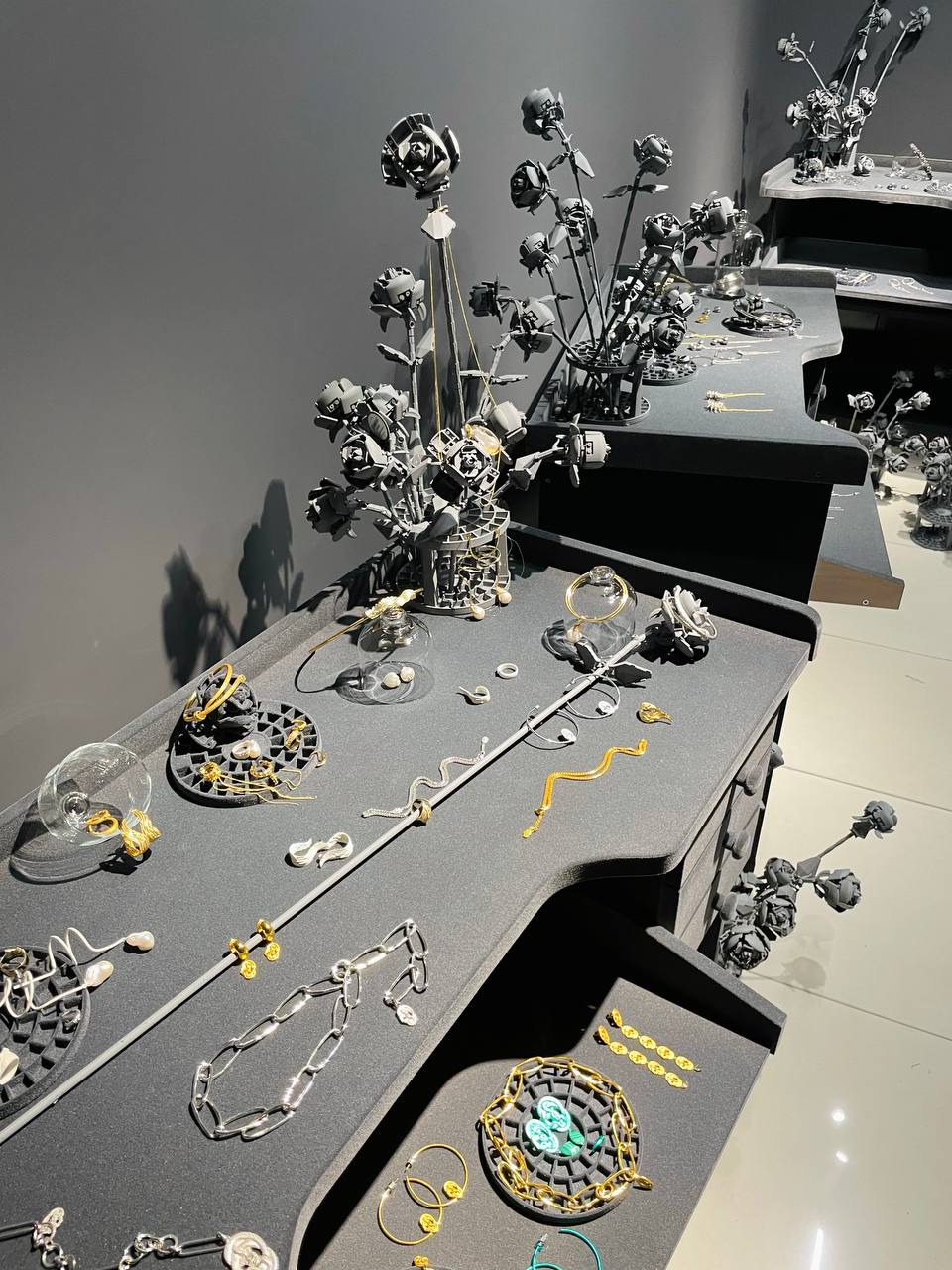 Коллаб Open You Gallery и нового кофено-ювелирного пространства Caviar