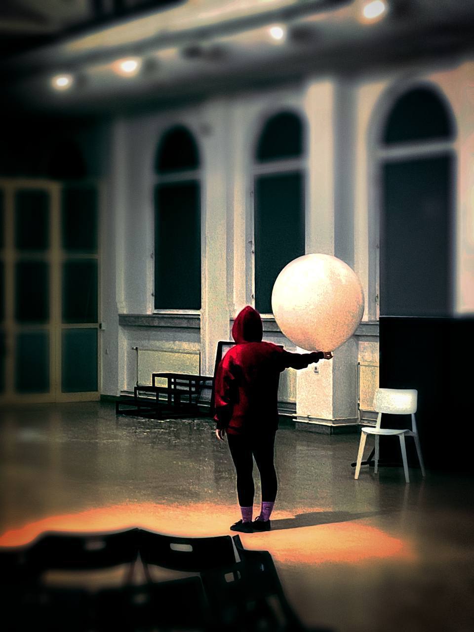 Угадать команды спектаклей "Живые?" и "Мыр.Чушь.Рай"