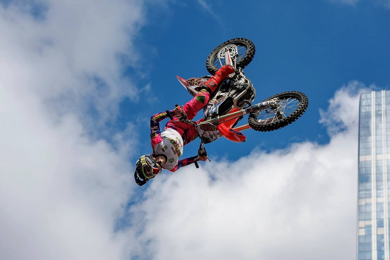 Мотофристайл, тюнинг-шоу и дрифт-такси на фестивале «Мотовесна»