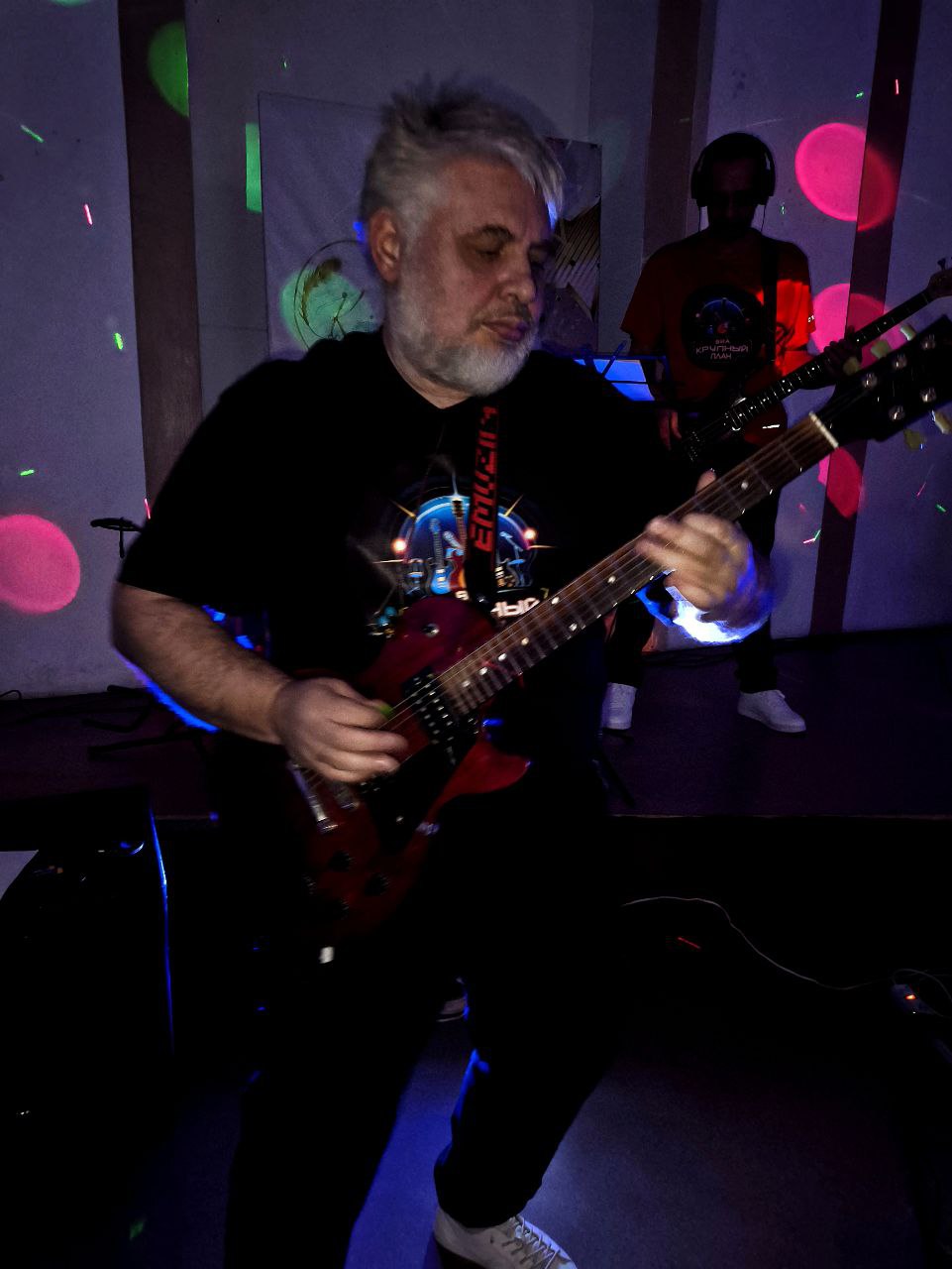 Выступление кавер группы "Крупный план"