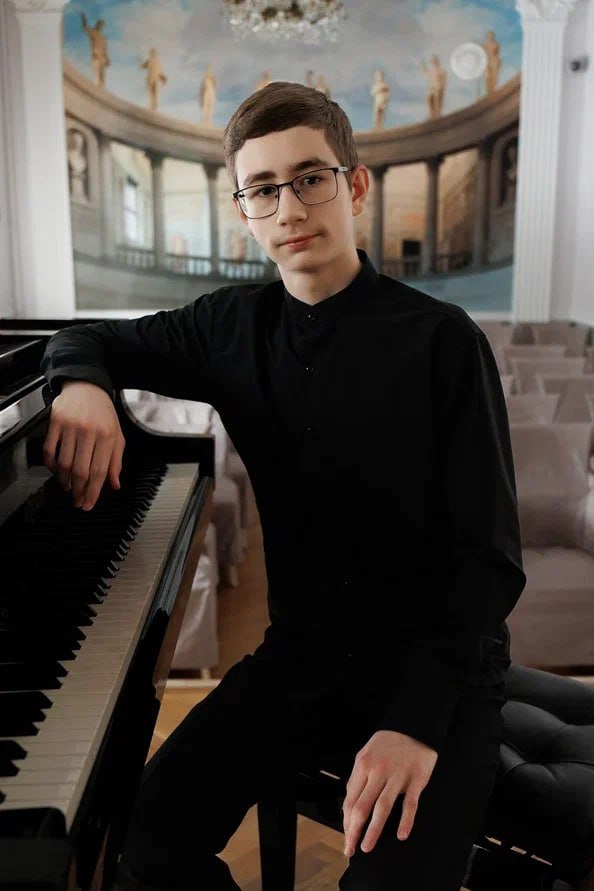 Концерт "Открываем новые имена". Алексей Мироненко