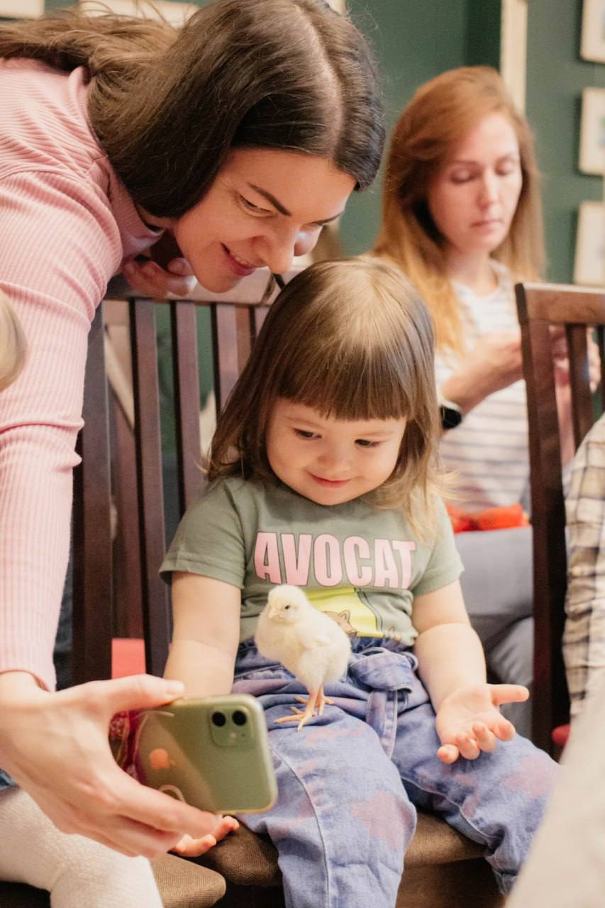 Занятие с настоящими маленькими животными и насекомыми