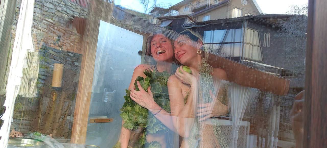 ЖЕНСКАЯ ЛАДНАЯ БАНЬКА