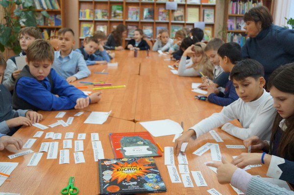 "Космос – это интересно!": беседа-презентация, мастер-класс к Дню космонавтики