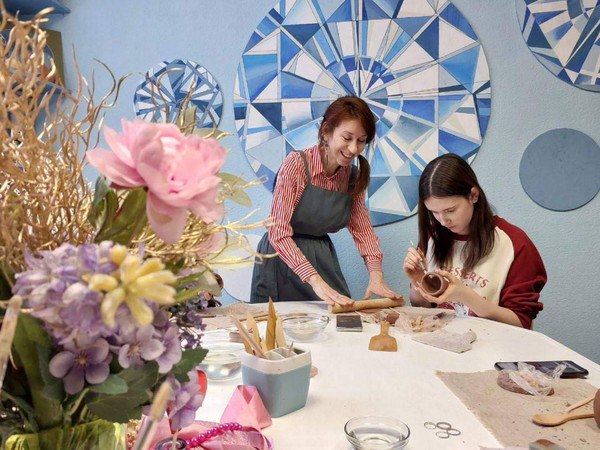 Создание изделия из глины. Навеяно весной