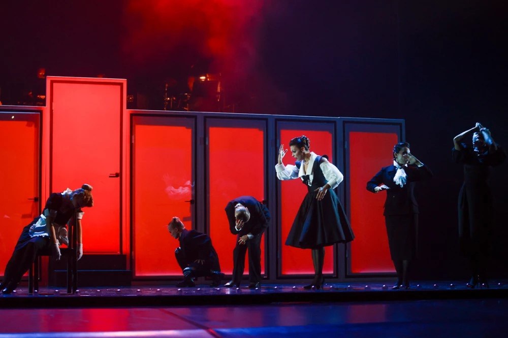 Спектакль «Восемь женщин»