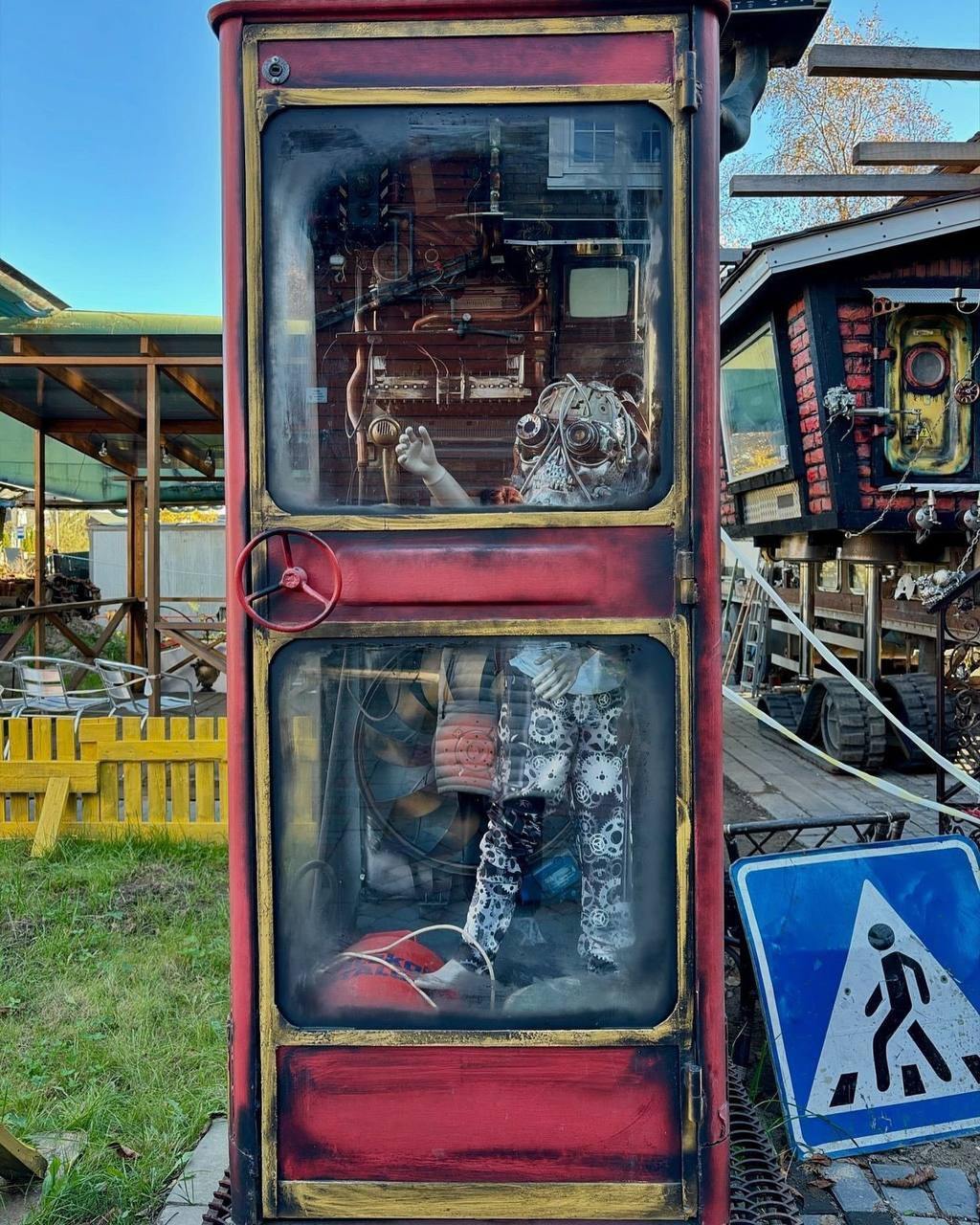 Музей интересной мысли или Дом с самолётом