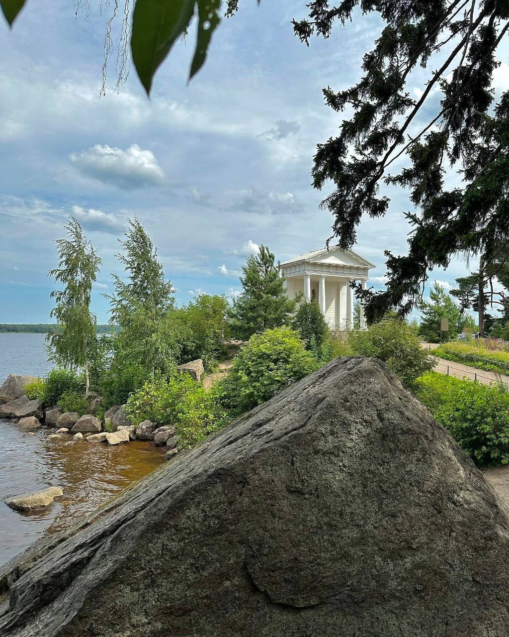 Бесплатно в Монрепо